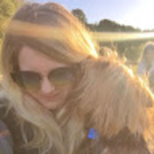 Meet your Posher, Chloe